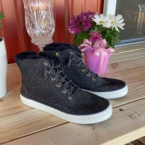 Sperry High-Top Women's Sneakers. Animal print. Size 9.5